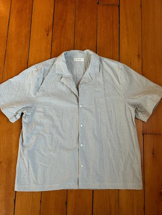 Everlane Seersucker Shortsleeve Button Up - Picture 2 of 3
